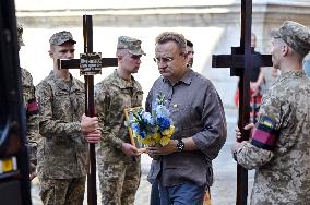 Ashes of UPA commander Yevhen Shtendera buried in Lviv