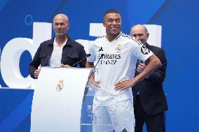 Presentation Kylian Mbappe In Real Madrid - Spain