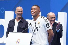 Presentation Kylian Mbappe In Real Madrid - Spain