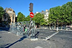 Paris 2024 - Paris Behind Fences