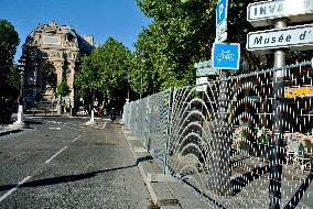 Paris 2024 - Paris Behind Fences