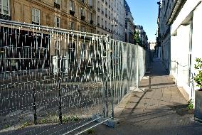 Paris 2024 - Paris Behind Fences