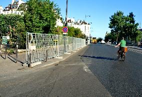 Paris 2024 - Paris Behind Fences