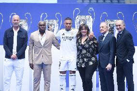 (SP)SPAIN-MADRID-FOOTBALL-MBAPPE-REAL MADRID-OFFICIAL PRESENTATION