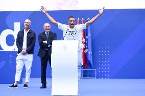 (SP)SPAIN-MADRID-FOOTBALL-MBAPPE-REAL MADRID-OFFICIAL PRESENTATION