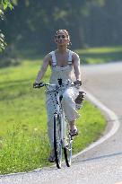 Jennifer Lopez On A Leisurely Bicycle Ride - The Hamptons