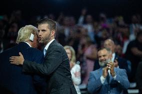 Trump Is Feted By His Former Rivals In A Show Of Unity - Milwaukee