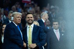 Trump Is Feted By His Former Rivals In A Show Of Unity - Milwaukee