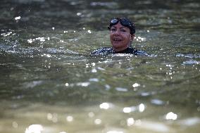 Mayor Anne Hidalgo Swims In The Seine River - Paris