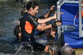 Paris 2024 - Mayor Anne Hidalgo Swims In The Seine River - Paris