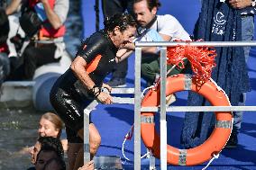 Paris 2024 - Mayor Anne Hidalgo Swims In The Seine River - Paris