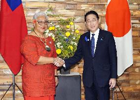 Japan, Samoa premiers hold talks