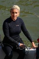 Paris 2024 - CNN Journalist Mellissa Bell Swims In The Seine River - Paris