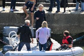 Paris 2024 - CNN Journalist Mellissa Bell Swims In The Seine River - Paris