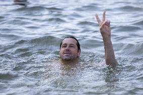 People Swimming In The Seine River - Paris