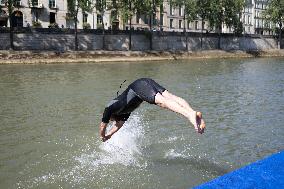 People Swimming In The Seine River - Paris