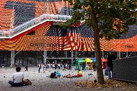 Paris 2024 - Nike Transforms Centre Pompidou Into A Sporting Canvas