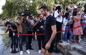 (SP)FRANCE-PARIS-SEINE RIVER-MAYOR SWIMS