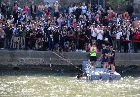 (SP)FRANCE-PARIS-SEINE RIVER-MAYOR-SWIMMING