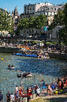 (SP)FRANCE-PARIS-SEINE RIVER-MAYOR-SWIMMING