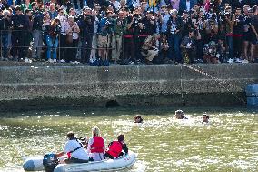 (SP)FRANCE-PARIS-SEINE RIVER-MAYOR-SWIMMING