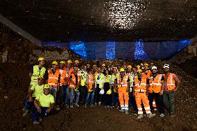 Demolished The Diaphragm That Separated The New Underpass From The Existing One Along The Lungotevere In Sassia And Piazza Pia,