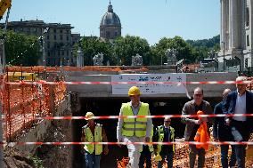 Demolished The Diaphragm That Separated The New Underpass From The Existing One Along The Lungotevere In Sassia And Piazza Pia,