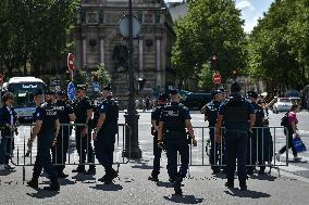 Police reinforcement in Paris FA