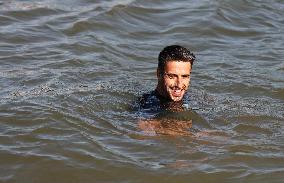 Paris 2024 - Anne Hidalgo And Tony Estanguet Swim In The Seine - Paris