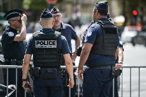 Police reinforcement in Paris FA