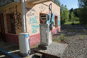 Abandoned gas stations in Catalonia