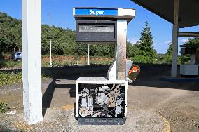 Abandoned gas stations in Catalonia