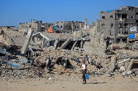 MIDEAST-GAZA-KHAN YOUNIS-DESTRUCTION