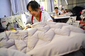 China Manufacturing Industry Cotton Clothings