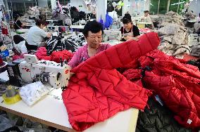 China Manufacturing Industry Cotton Clothings