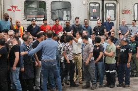 PM Trudeau Visits A Transit Commission Yard - Toronto