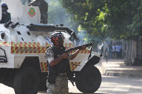 Police Shoot Tear Gas At Student Protesters - Dhaka