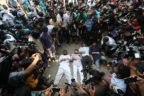 Police Shoot Tear Gas At Student Protesters - Dhaka