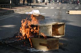 Police Shoot Tear Gas At Student Protesters - Dhaka