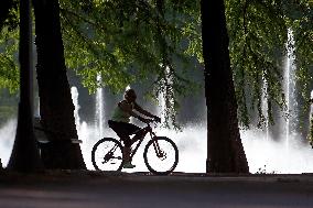 Scorching Heatwave Bakes Romania - Bucharest