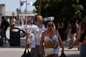 Summer's First Heatwave Looms - Spain