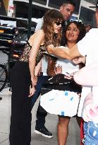 Daisy Edgar-Jones Arrives At Her Hotel - NYC