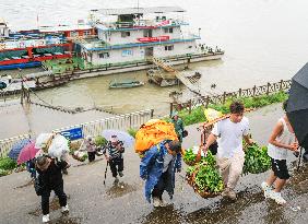 ChineseToday | Captain and his ferry of hopes in SW China