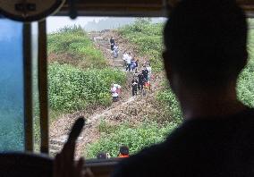 ChineseToday | Captain and his ferry of hopes in SW China