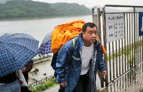 ChineseToday | Captain and his ferry of hopes in SW China