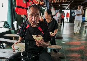 ChineseToday | Captain and his ferry of hopes in SW China