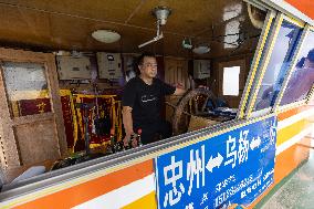 ChineseToday | Captain and his ferry of hopes in SW China