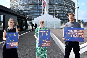 Lobbycontrol Nina Katzemich Protests At Parliament - Strasbourg