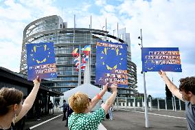 Lobbycontrol Nina Katzemich Protests At Parliament - Strasbourg