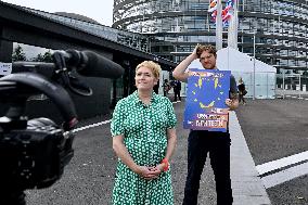 Lobbycontrol Nina Katzemich Protests At Parliament - Strasbourg